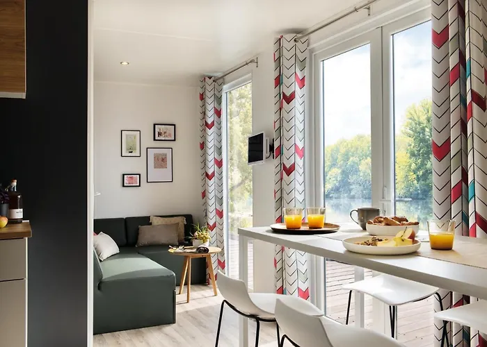 مكان تخييم Parc De La Draille