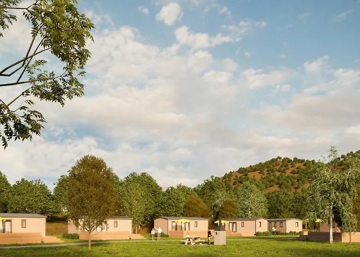 مكان تخييم Parc De La Draille