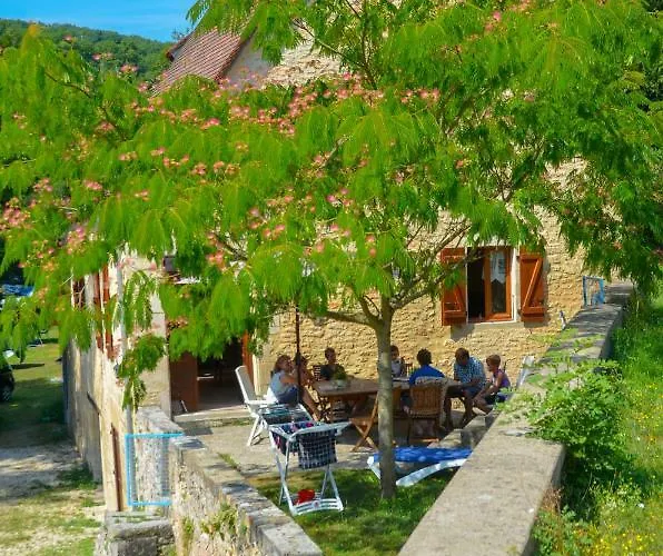 Parc De La Draille مكان تخييم