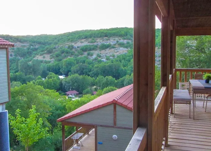 Parc De La Draille مكان تخييم *